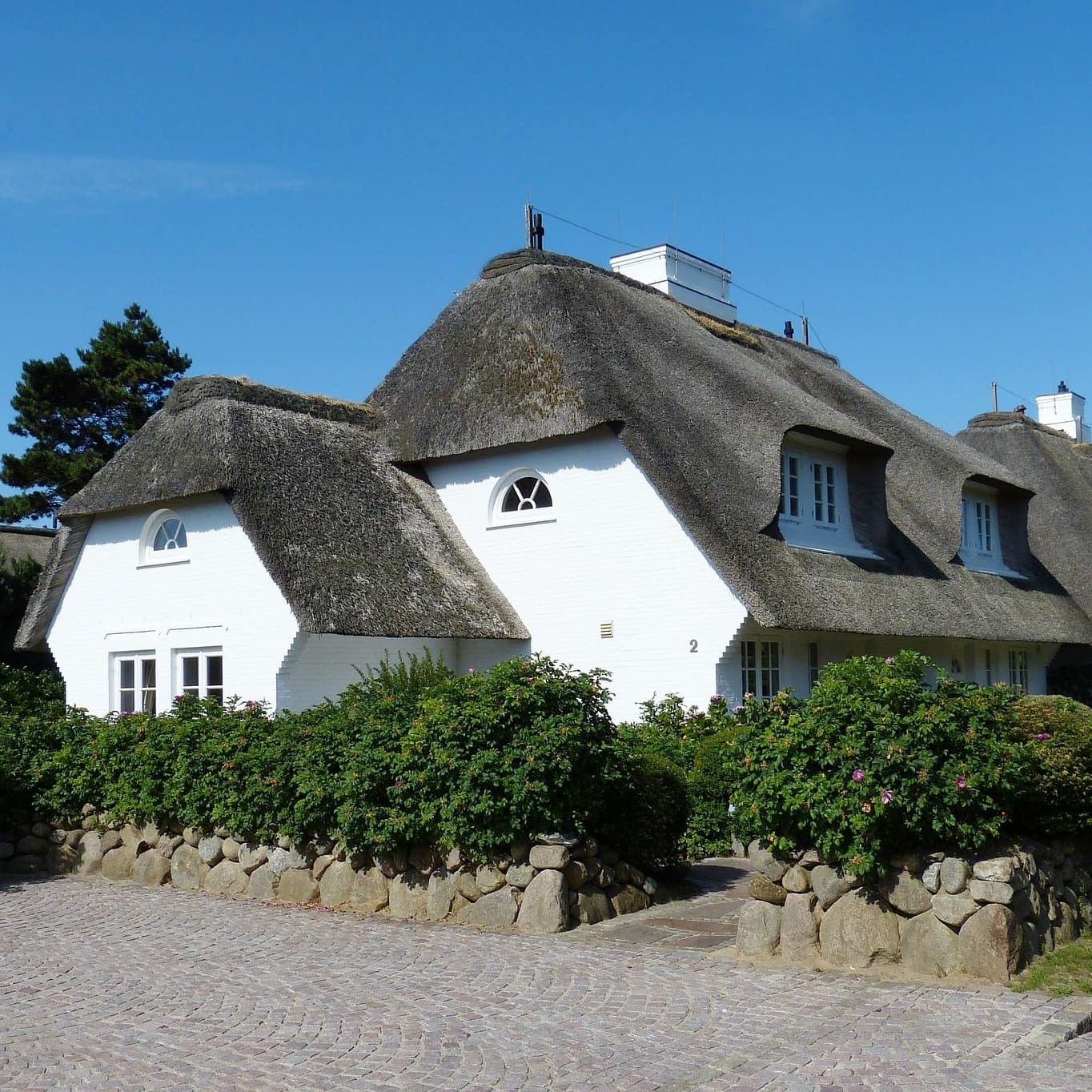 Haus auf Sylt in traditioneller Bauweise mit Garten 