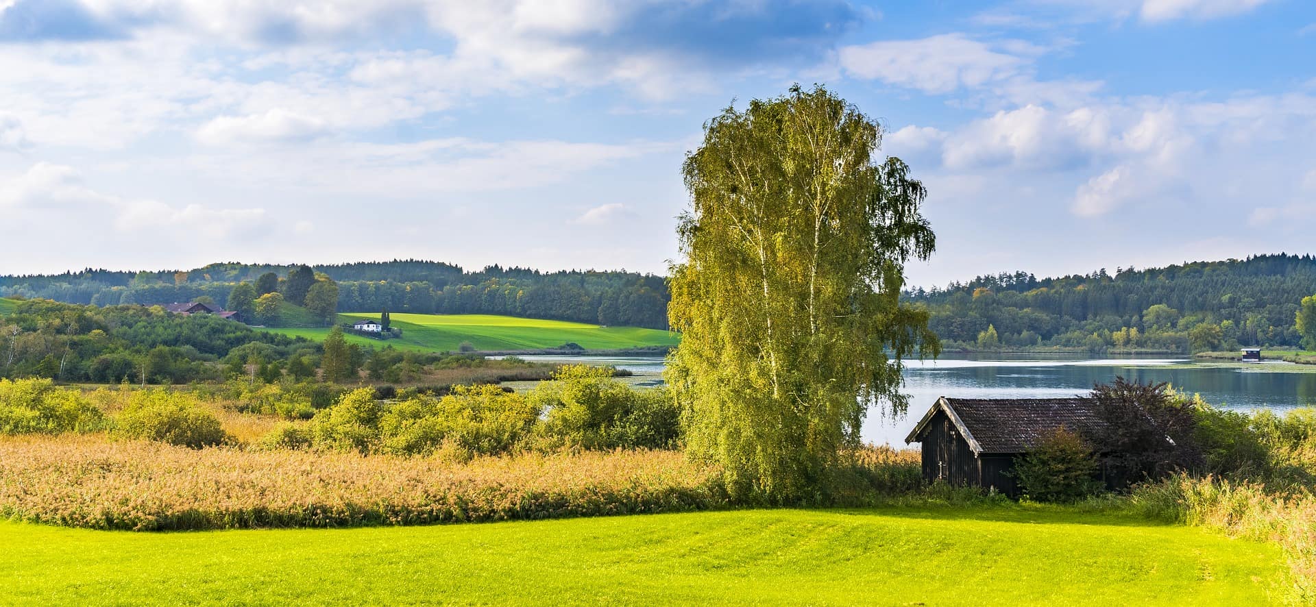 Hütte am See mieten – romantische Auszeit in der Natur