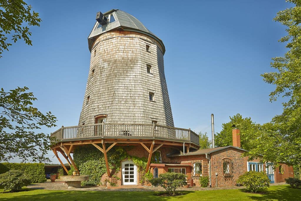 picture of a mill with its own bathing lake