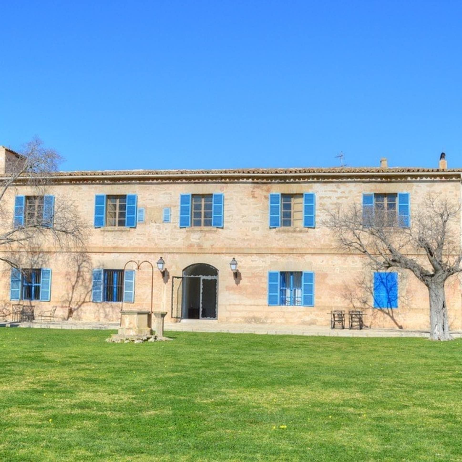 In dieser Finca lebten einst mehrere Generationen unter einem Dach, heute haben hier Freundesgruppen und Großfamilien Platz