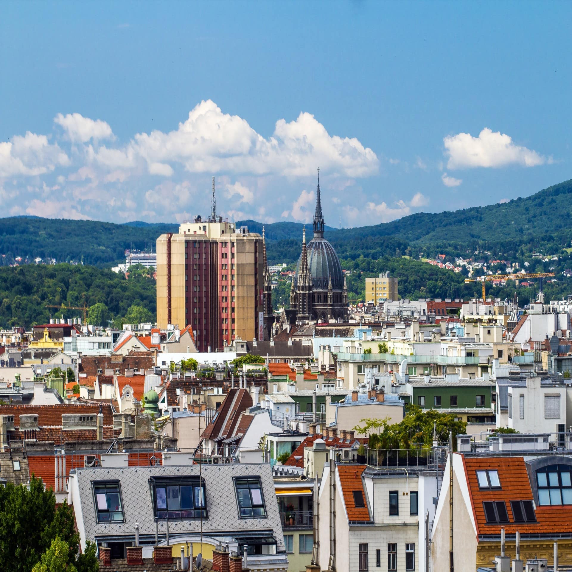 Stadtpanorama von Wien bei Sonnenschein. 