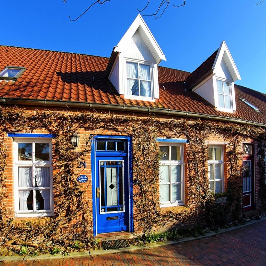 Ferienwohnungen in alten ostfriesischen Backsteinhäusern finden Sie im Umland von Bremerhaven. 