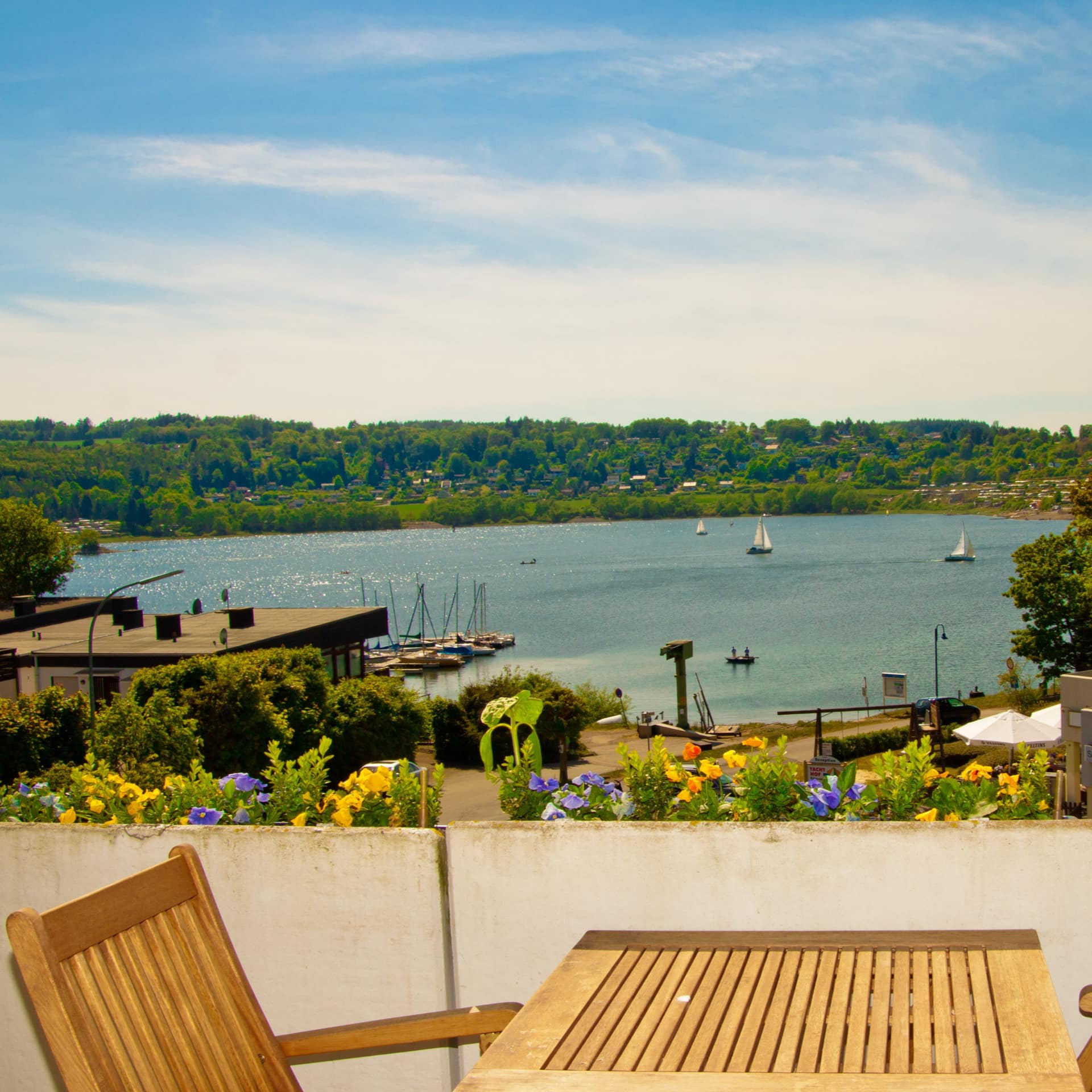 Ferienhaus am Edersee mit Balkon und wunderschönem Seeblick
