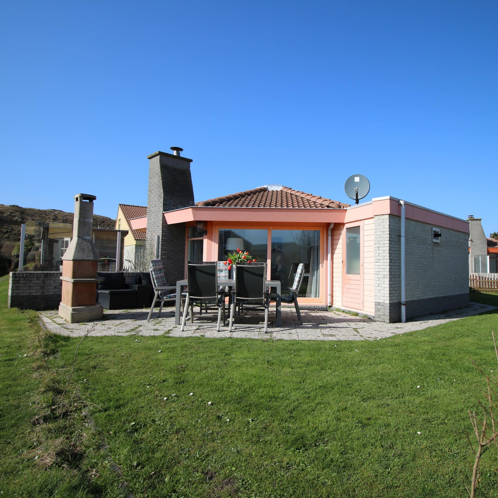 Ferienhaus am Strand direkt hinter den Dünen im Ferienpark Strandslag in Julianadorp