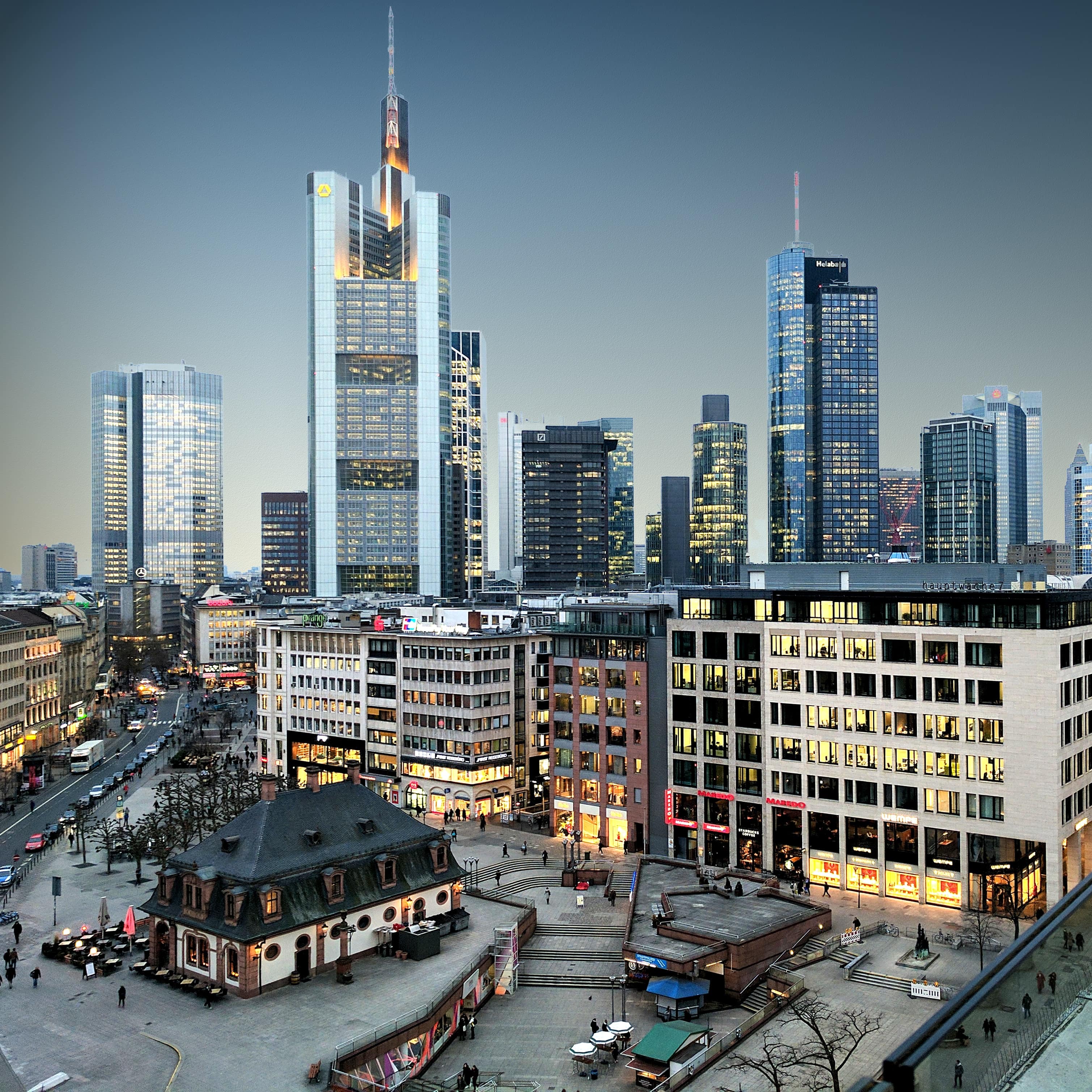 spektakulare skylines - Frankfurt Germany - Photo by Christian Salow