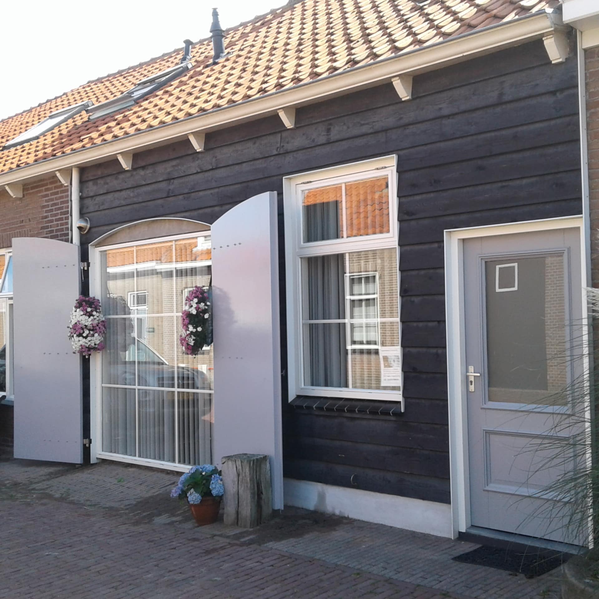 Ferienwohnung in Zeeland in gemütlichem Apartment in Westkapelle mit privatem Eingang und großen Fenstern