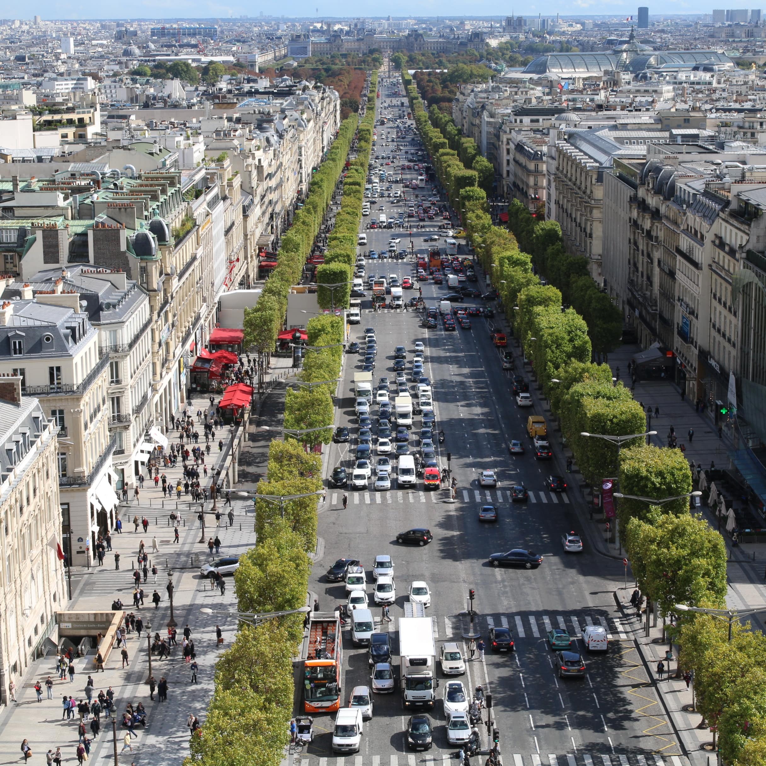 Die Avenue des Champs Élysées