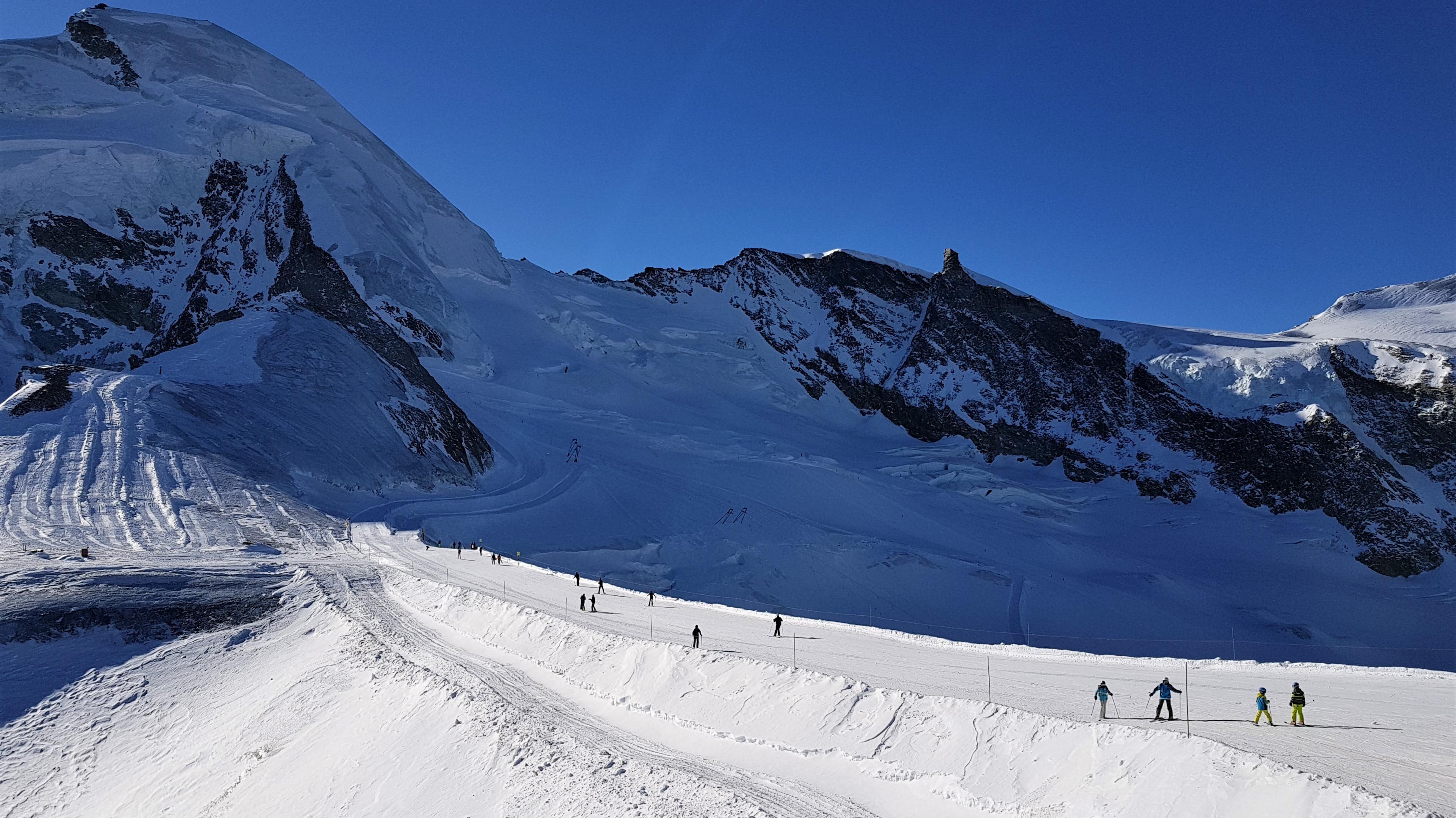 Im Schatten des Matterhorns – Skigebiete im Wallis