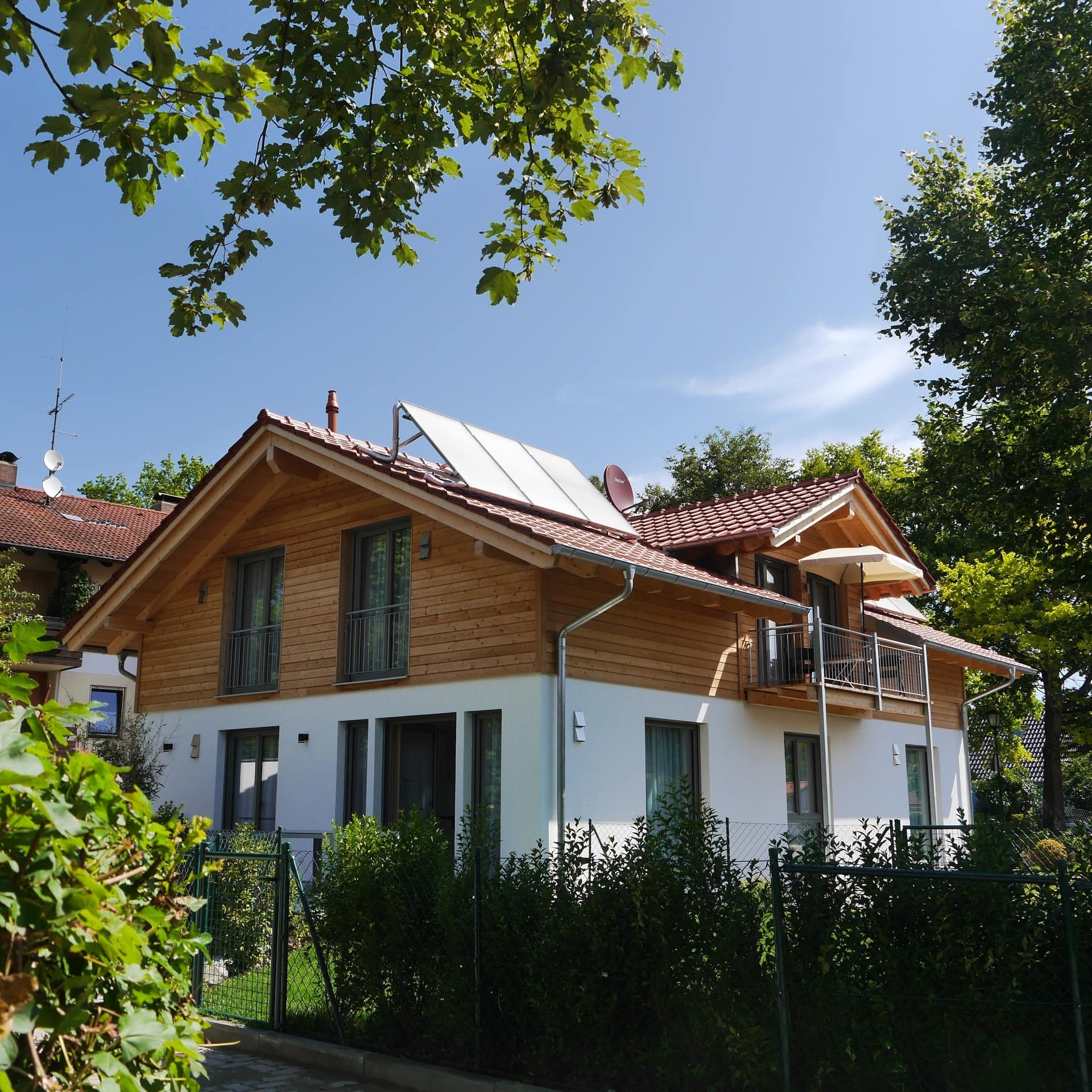 Haus am Ammersee mit Ferienwohnung mit eingezäuntem Garten
