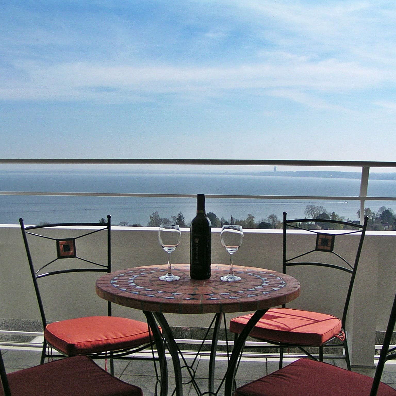 Blick vom Balkon einer Ferienwohnung mit traumhaftem Ostseepanorama