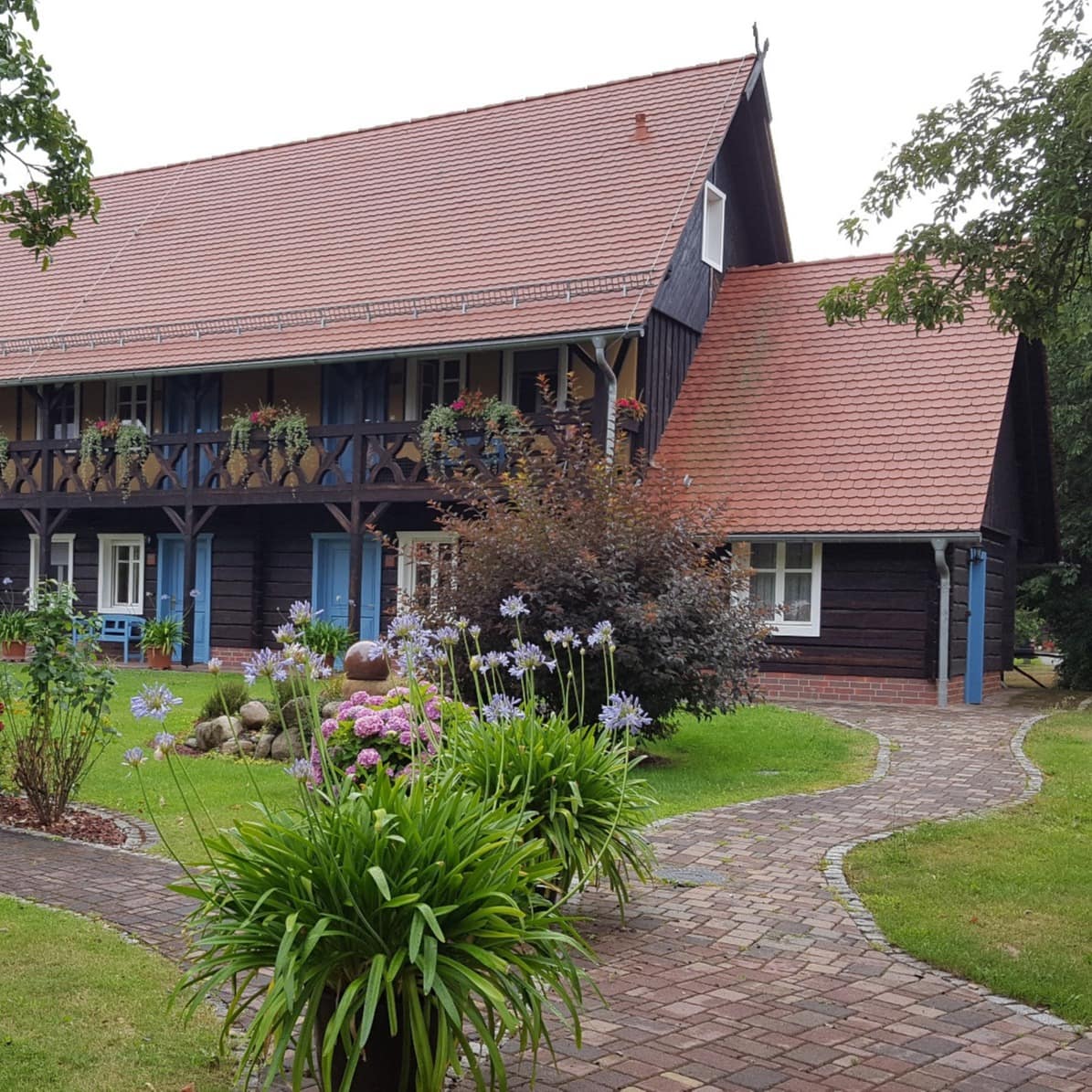 Ein großes Landhaus mit Garten und Ferienwohnungen in Burg im Spreewald