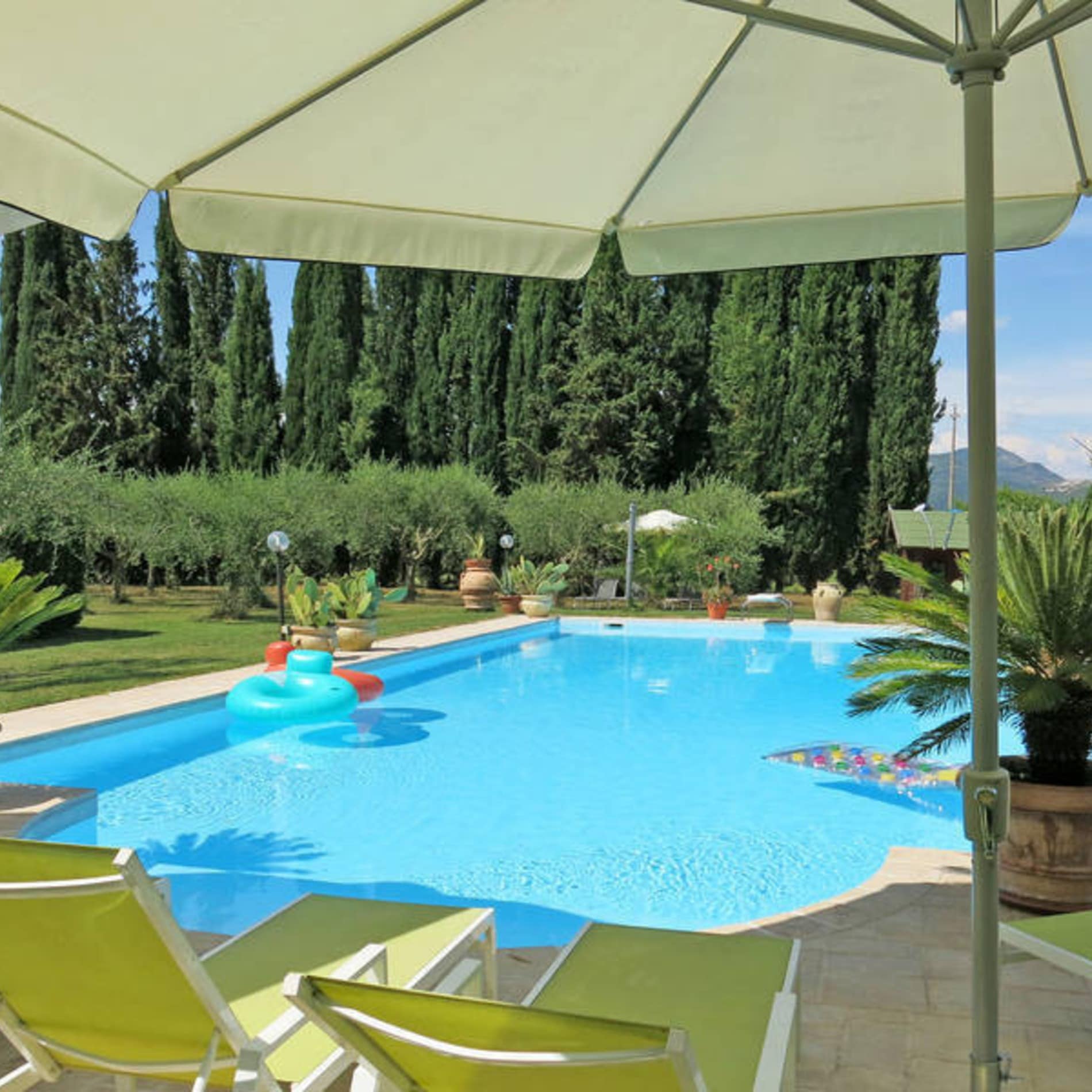 Ferienhaus in der Toskana mit Pool, Sprungbrett und Sonnenliegen 