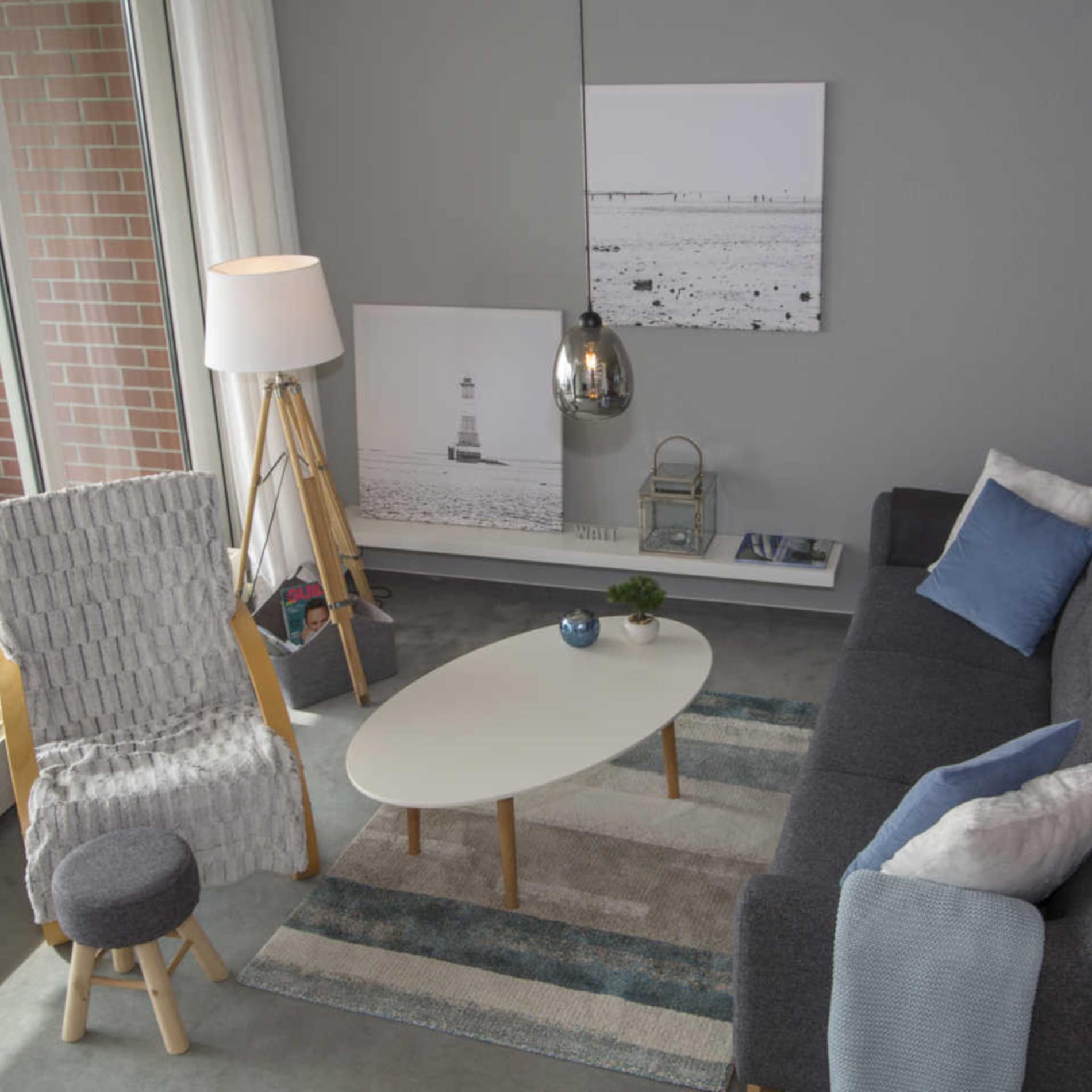 Modern eingerichtete Ferienwohnung in Wilhelmshaven mit Hafenblick