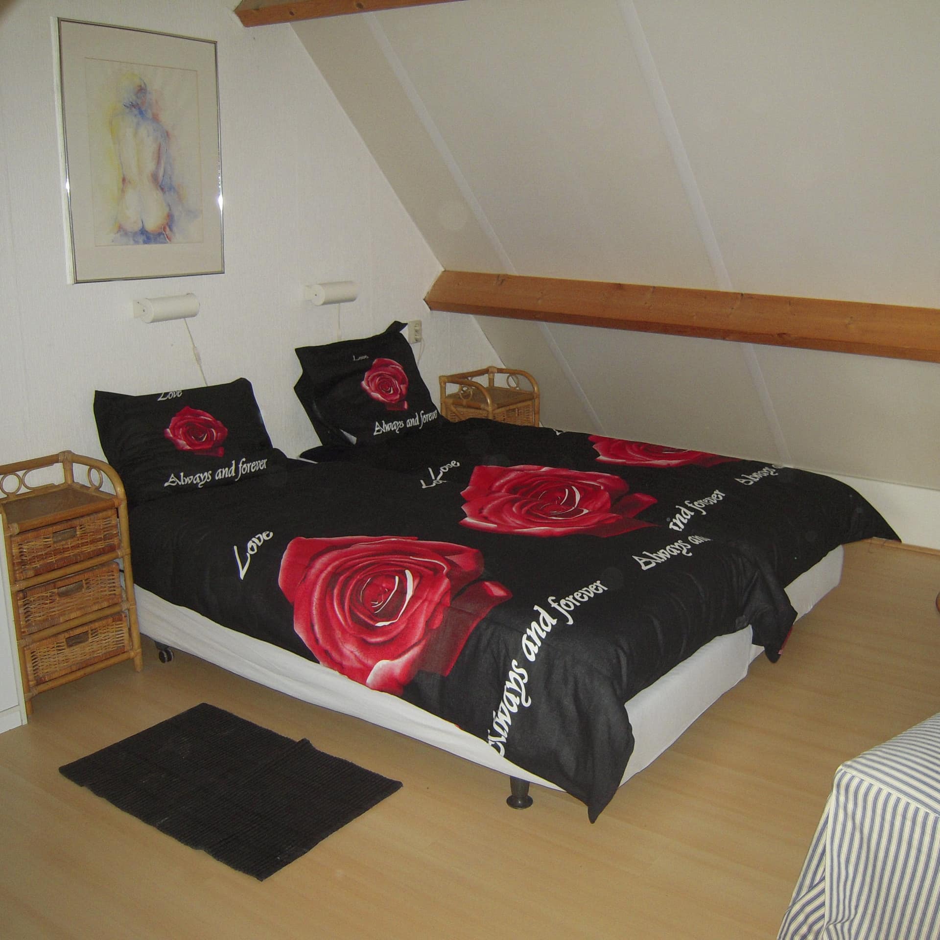 Ferienwohnung in Nordholland mit gemütlichem Schlafzimmer unterm Dach mit großem Doppelbett