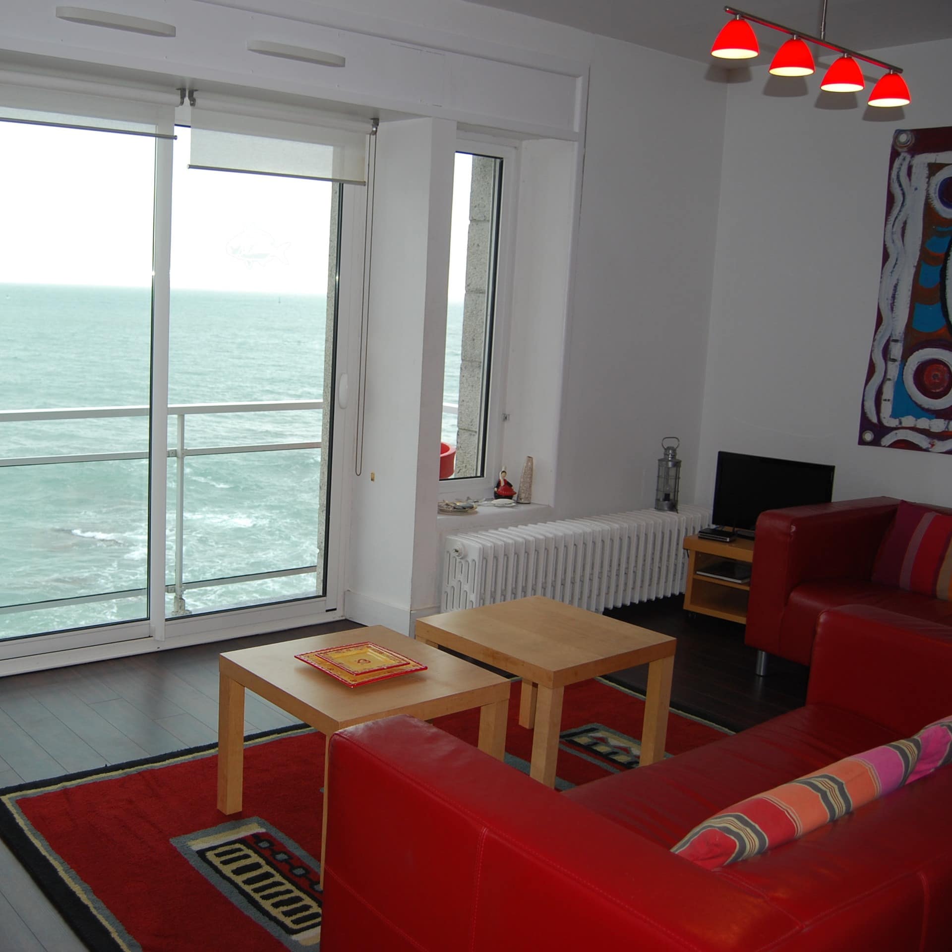 Blick aus dem Wohnzimmer einer Ferienwohnung in Penmarch direkt am Wasser